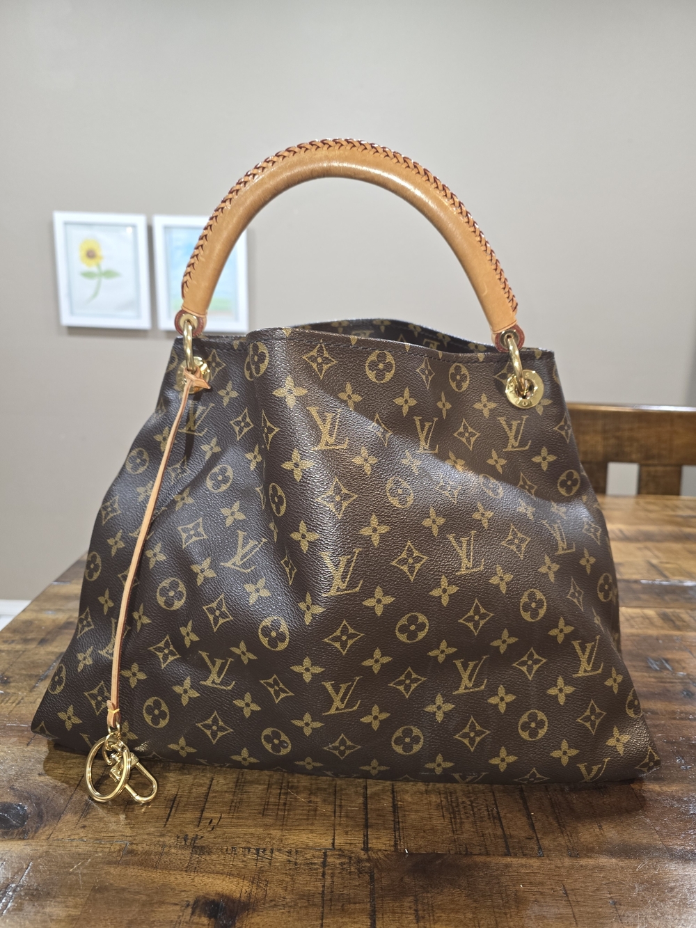 Louis Vuitton Artsy MM